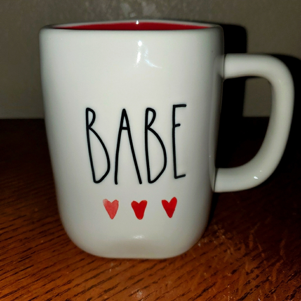 **SOLD**♥️Rae Dunn Valentines babe mug♥️